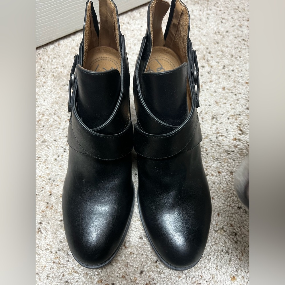 ✨Naturalizer, Natural Soul size 9 brand new booties! Never worn!✨